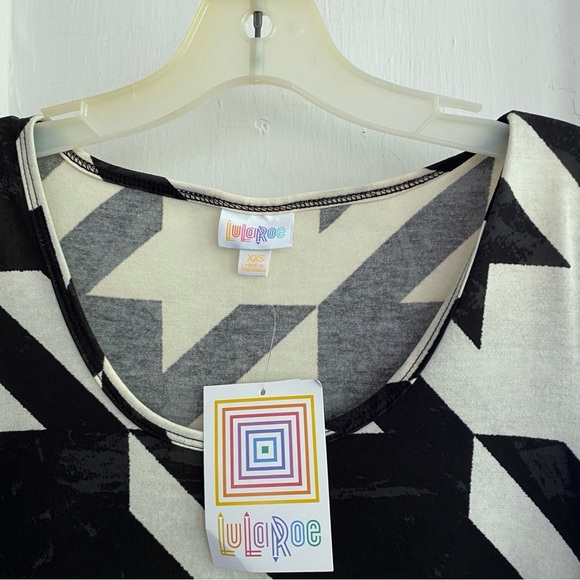 LulaRoe CLASSIC Black & White/Cream Houndstooth Tee NWT Size XXS - Picture 4 of 6